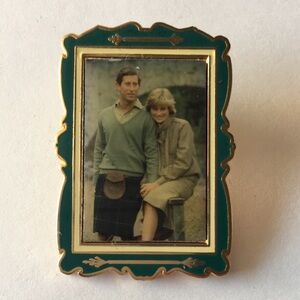 2009 MBI Prince Charles in Kilt & Diana Showing Off Her Leg Pin